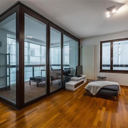 Modern Spacious Flat With A Terrace And A Parking Praga Exterior foto